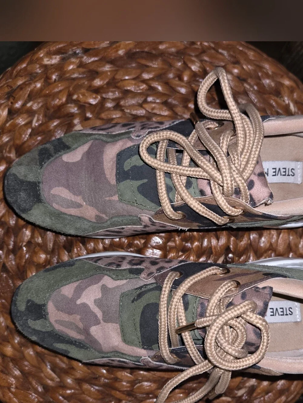 EUC Steve Madden Sz 7 Cliff Camo Leopard Print Sneakers in Olive Green